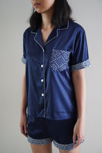 Load image into Gallery viewer, Navy blue silk shorts set
