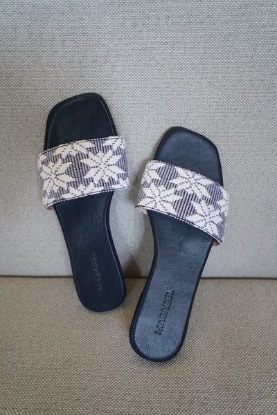 S5 & 10 - Poinsettia