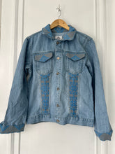 Load image into Gallery viewer, (l) Blue Denim Jacket
